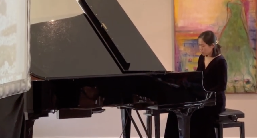 Framträdande med piano och poesi i maj